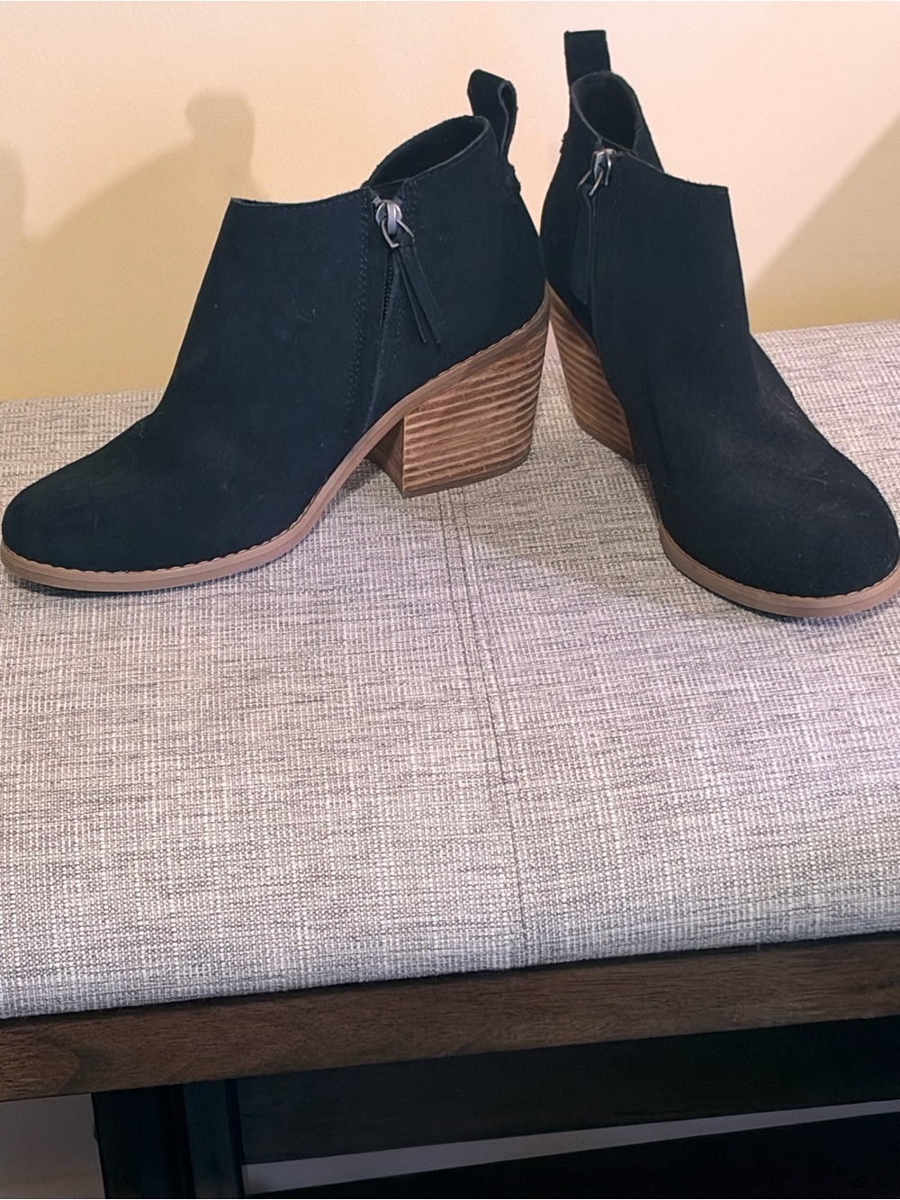 TOMS Deia Black Suede Side Zip Block Heel Ankle Booties 7M